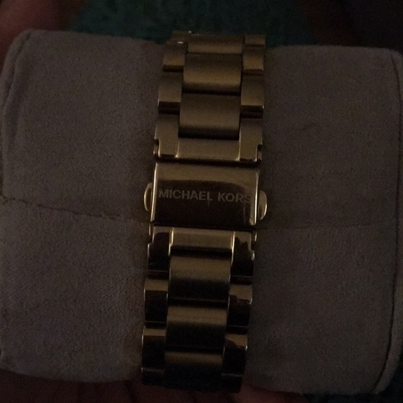 Michael Khors Watch - Picture 4 of 7